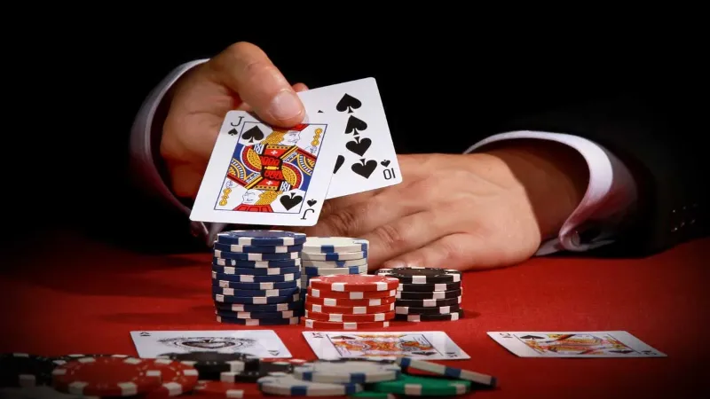 Tìm hiểu về luật chơi của Omaha Poker cho người mới